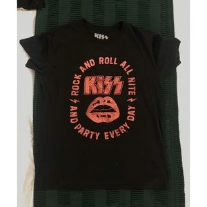 Nasty Gal Oversized Kiss Band Tee